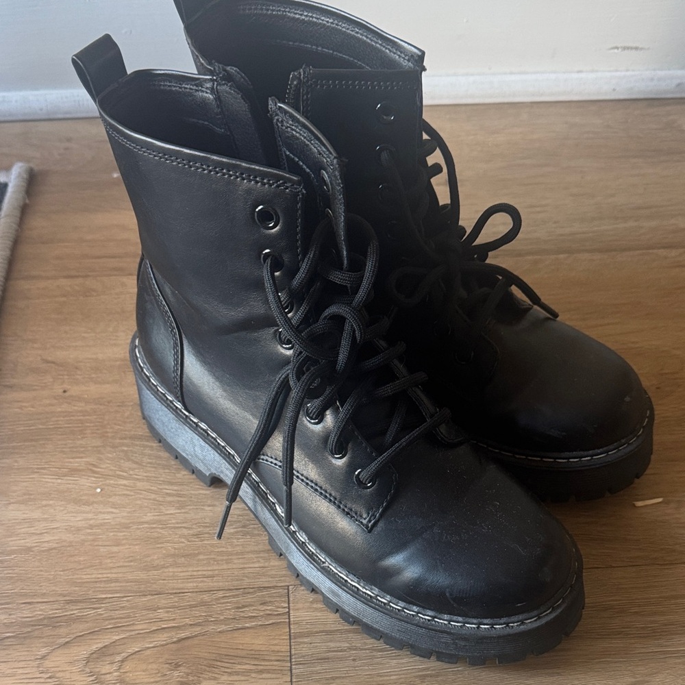 Sleek NOBO Black Lace-Up Boots